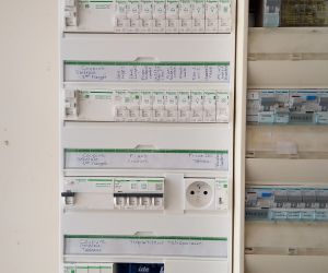 wp-content/uploads/2026/09/TR__AMIVELEC_Photos_remise_au_norme_tableau_electrique-4.jpg