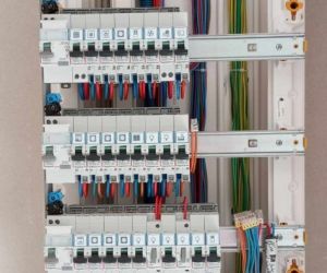 wp-content/uploads/2026/09/TR__AMIVELEC_Photos_remise_au_norme_tableau_electrique-7.jpg